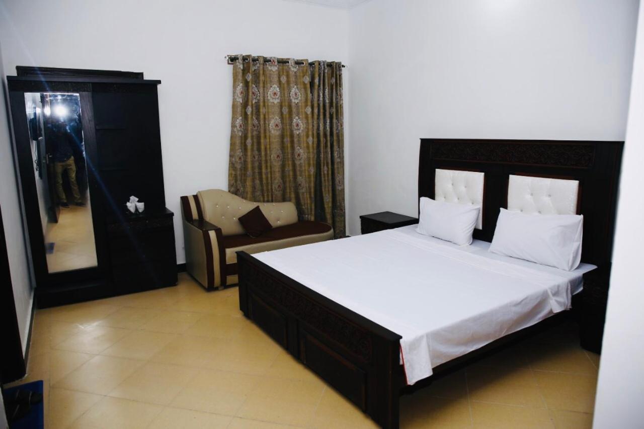 Lux Lounge Guest House Islamabad Esterno foto