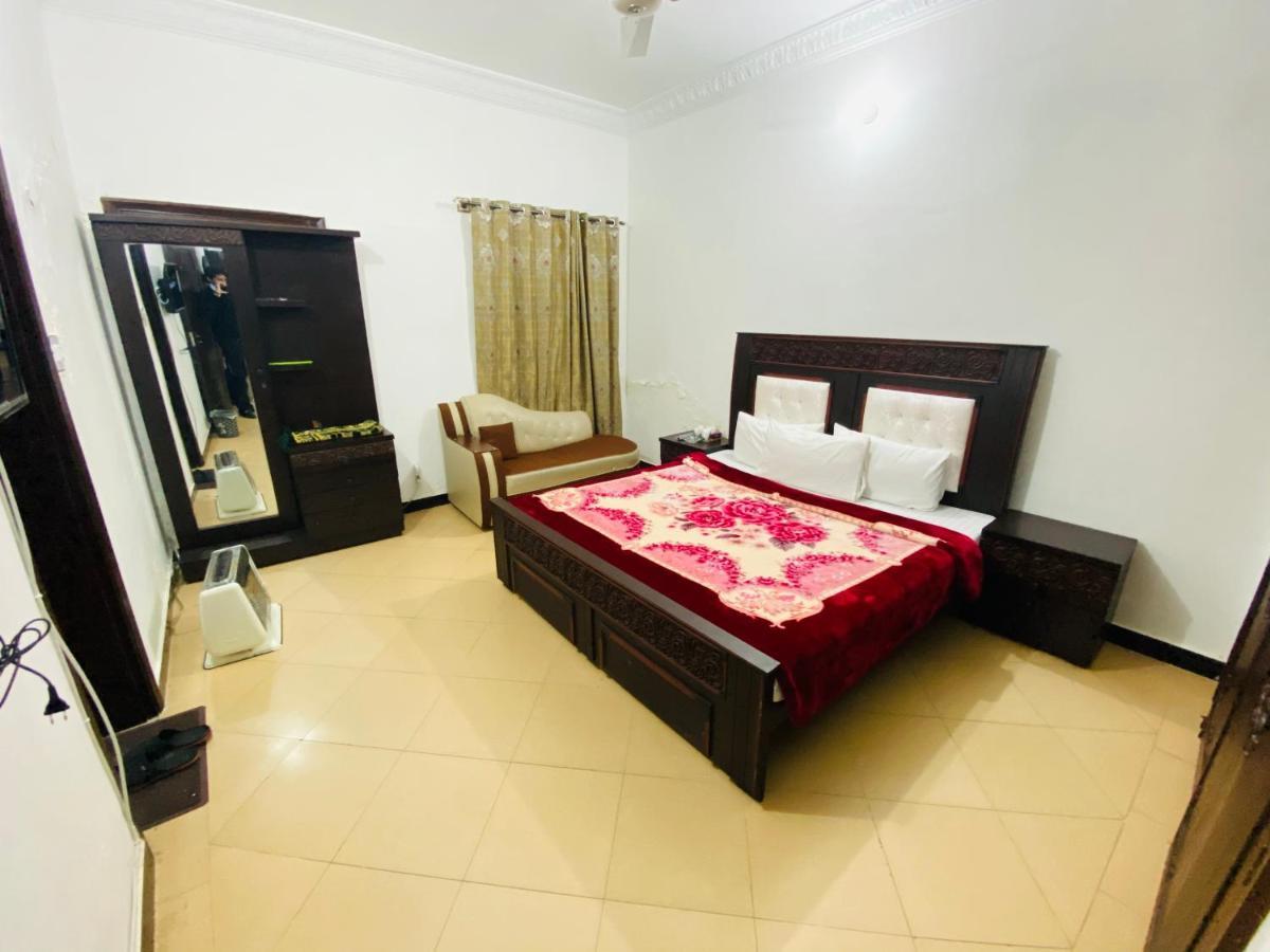 Lux Lounge Guest House Islamabad Esterno foto