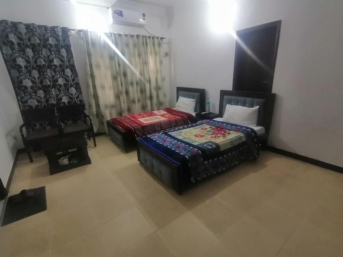 Lux Lounge Guest House Islamabad Esterno foto