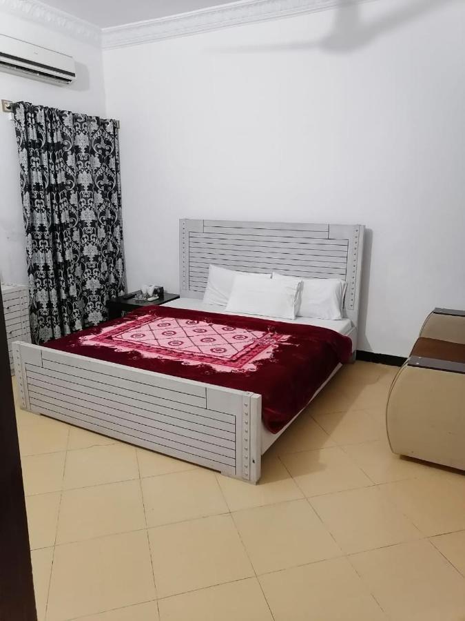 Lux Lounge Guest House Islamabad Esterno foto