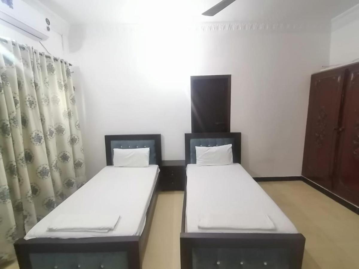 Lux Lounge Guest House Islamabad Esterno foto