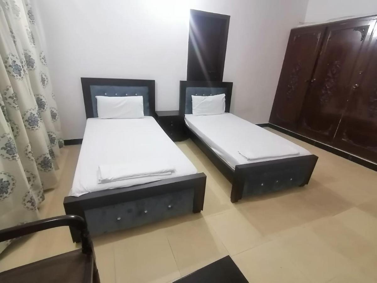 Lux Lounge Guest House Islamabad Esterno foto
