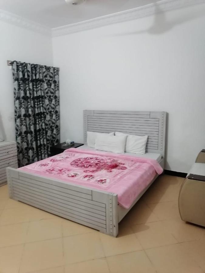 Lux Lounge Guest House Islamabad Esterno foto